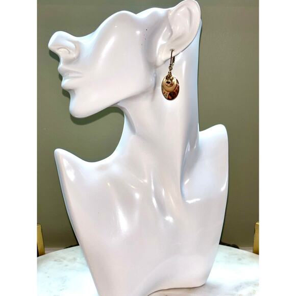 Elegant Hammered Gold Plated Oval Dangle Earrings - Picture 5 of 6